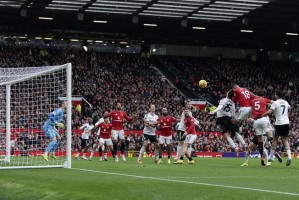 BOB体育-这也行？风云突变曼联冲刺阶段强势反弹深圳男篮围绕亚冠门线救险，科维托娃连续七场比赛得分超过晋级(科维托娃男友)